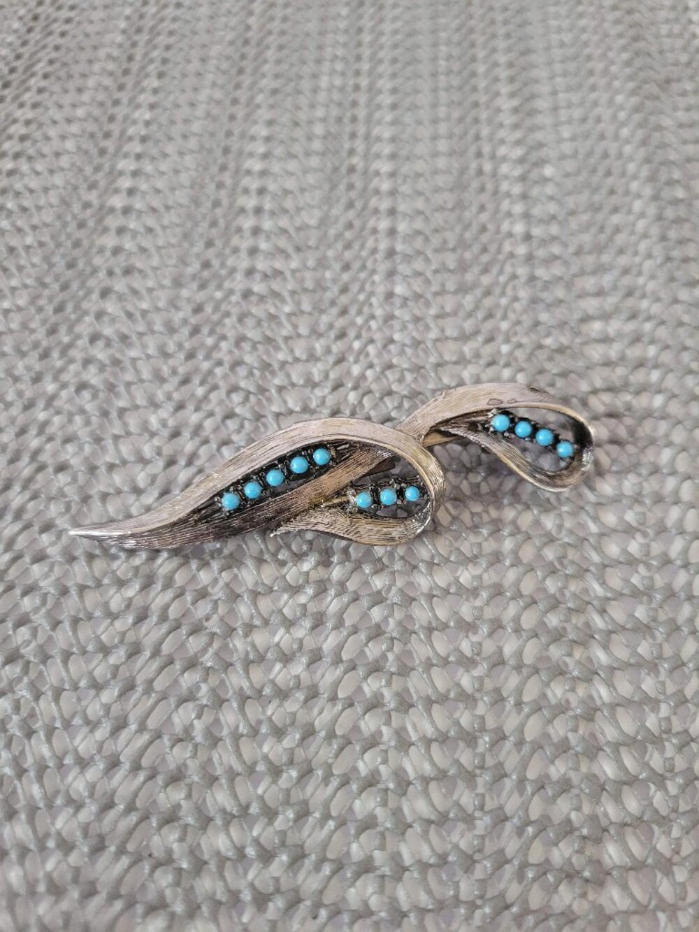 Vintage Textured Silver Tone Leaf Feather Brooch Pin Blue Faux Turquoise Beads